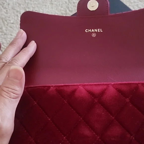 Chanel velvet bag - Picture 2 of 10